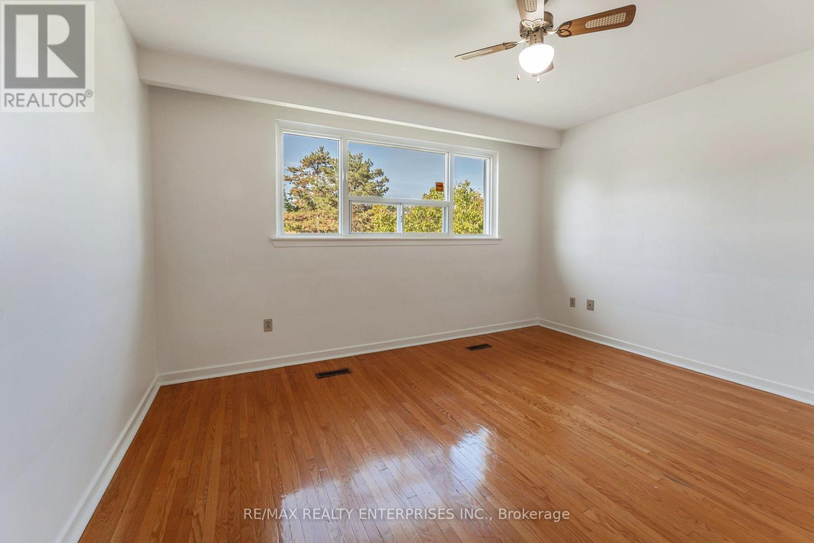 85 John Garland Boulevard, Toronto, ON - Indoor Photo Showing Other Room