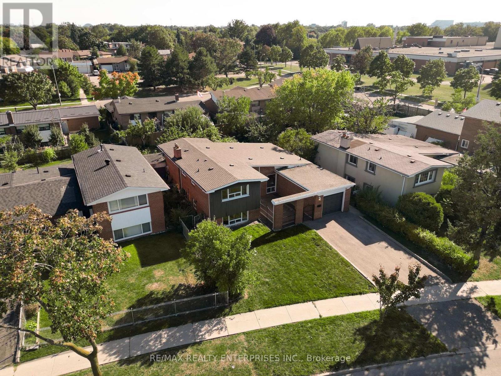 85 John Garland Boulevard, Toronto, ON - Outdoor