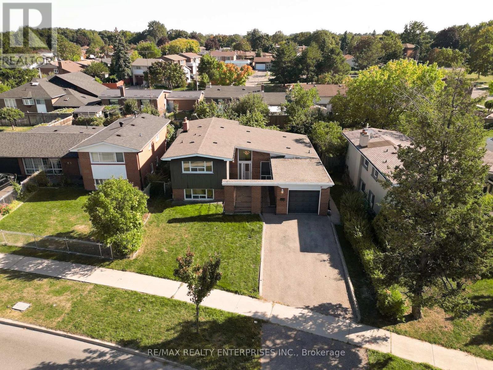 85 John Garland Boulevard, Toronto, ON - Outdoor