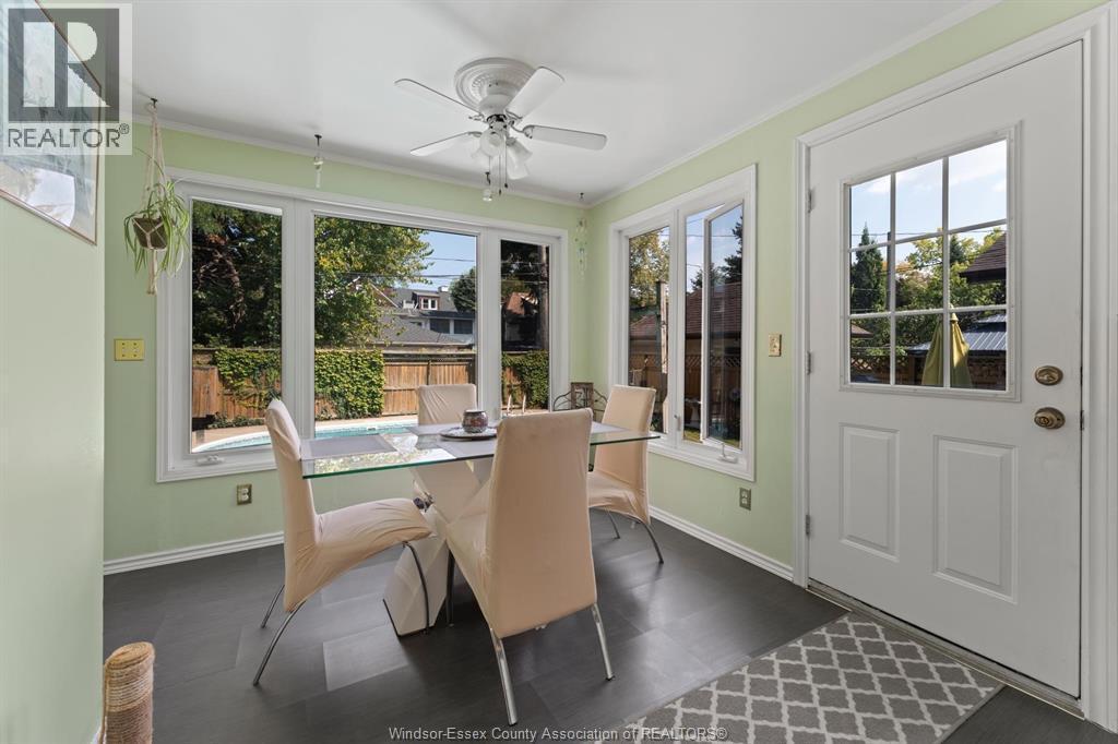 858 Chilver Road, Windsor, ON - Indoor Photo Showing Dining Room