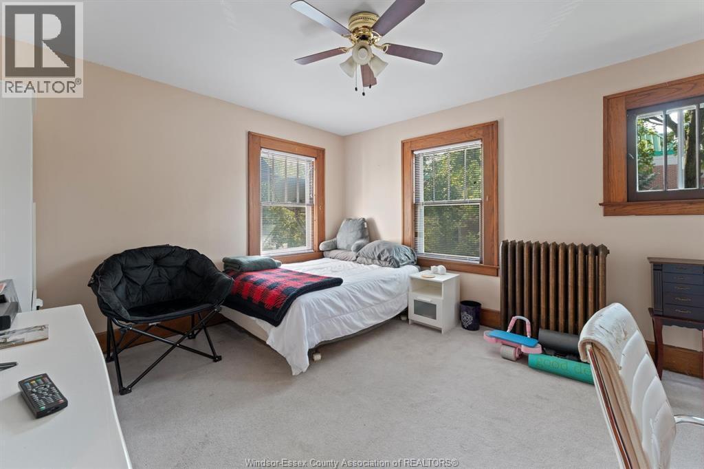 858 Chilver Road, Windsor, ON - Indoor Photo Showing Bedroom