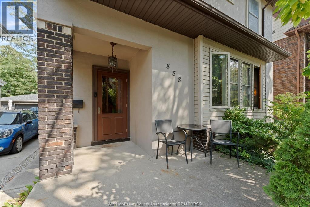 858 Chilver Road, Windsor, ON - Outdoor