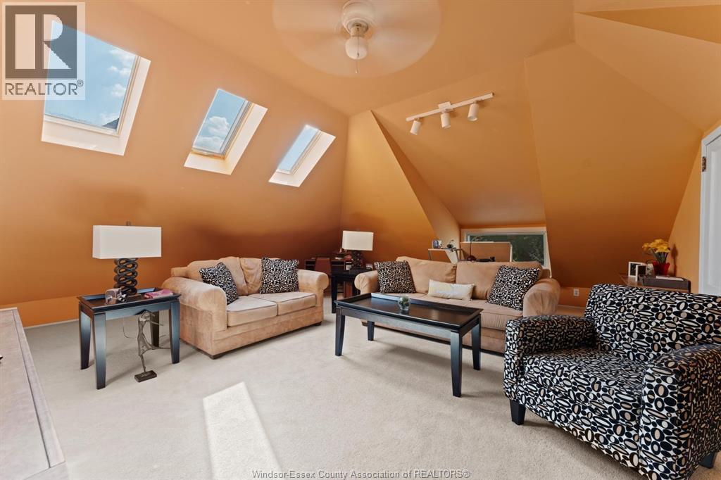 858 Chilver Road, Windsor, ON - Indoor