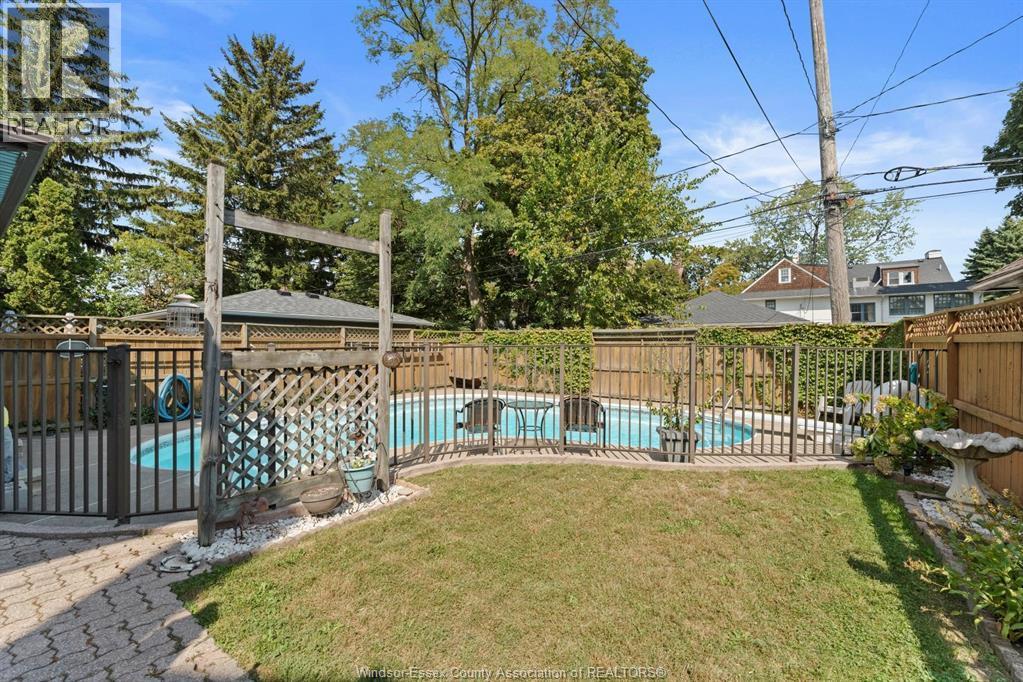 858 Chilver Road, Windsor, ON - Outdoor With In Ground Pool