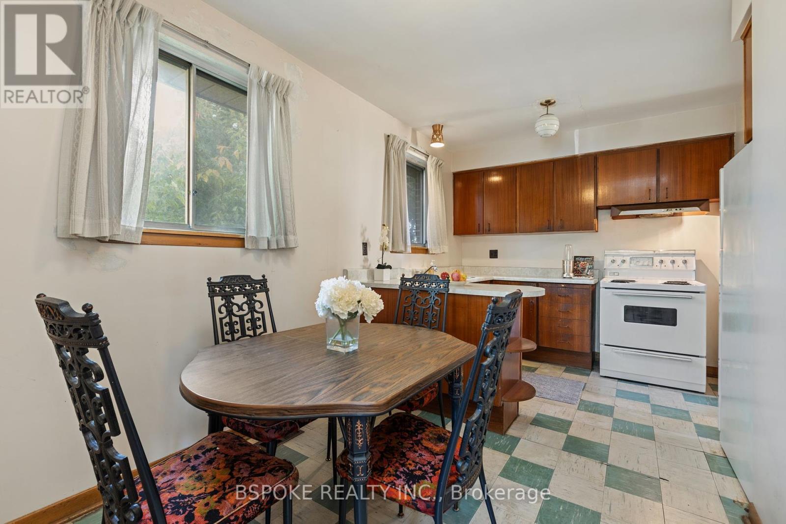 54 Warner Avenue, Toronto, ON - Indoor Photo Showing Dining Room