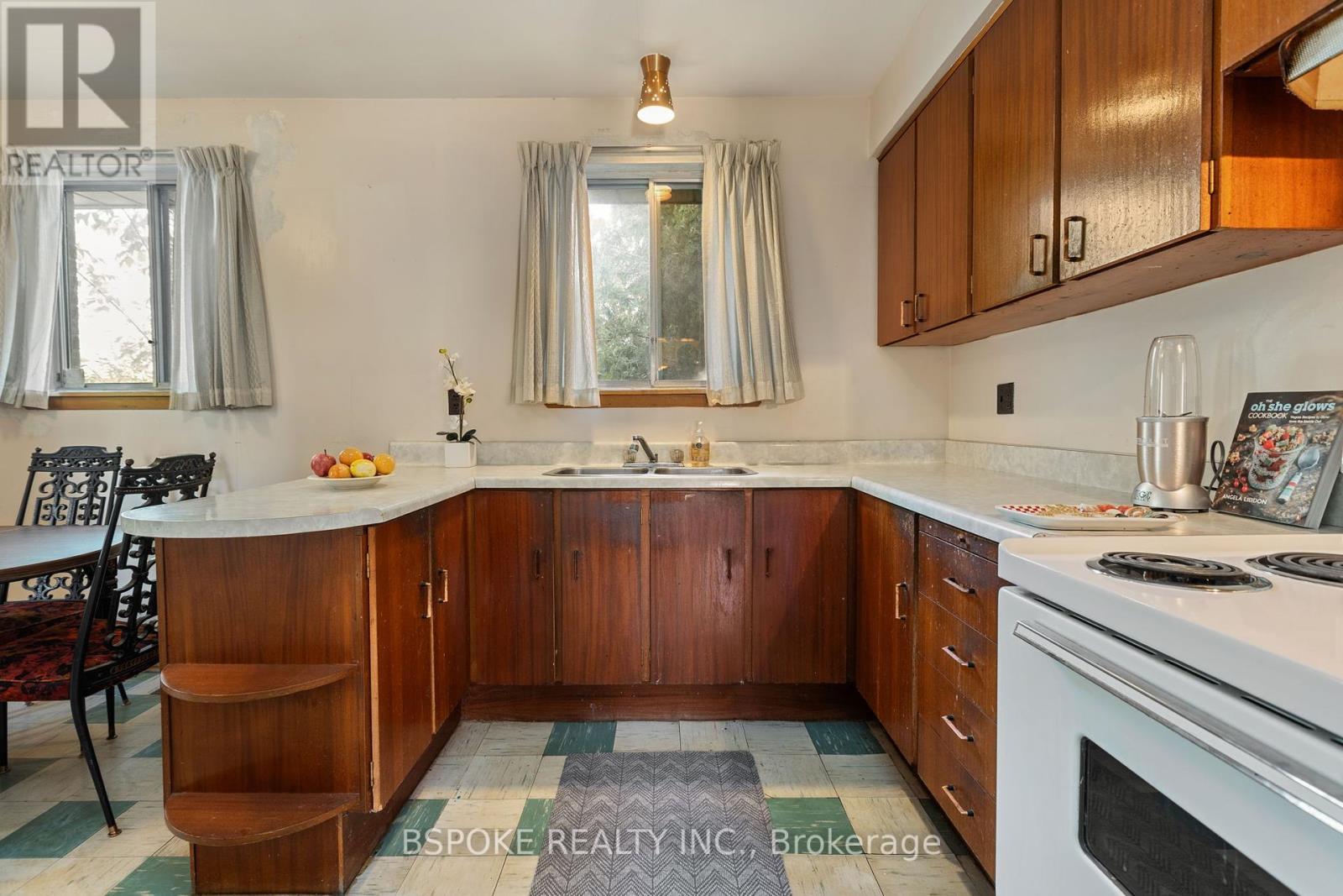 54 Warner Avenue, Toronto, ON - Indoor Photo Showing Kitchen With Double Sink