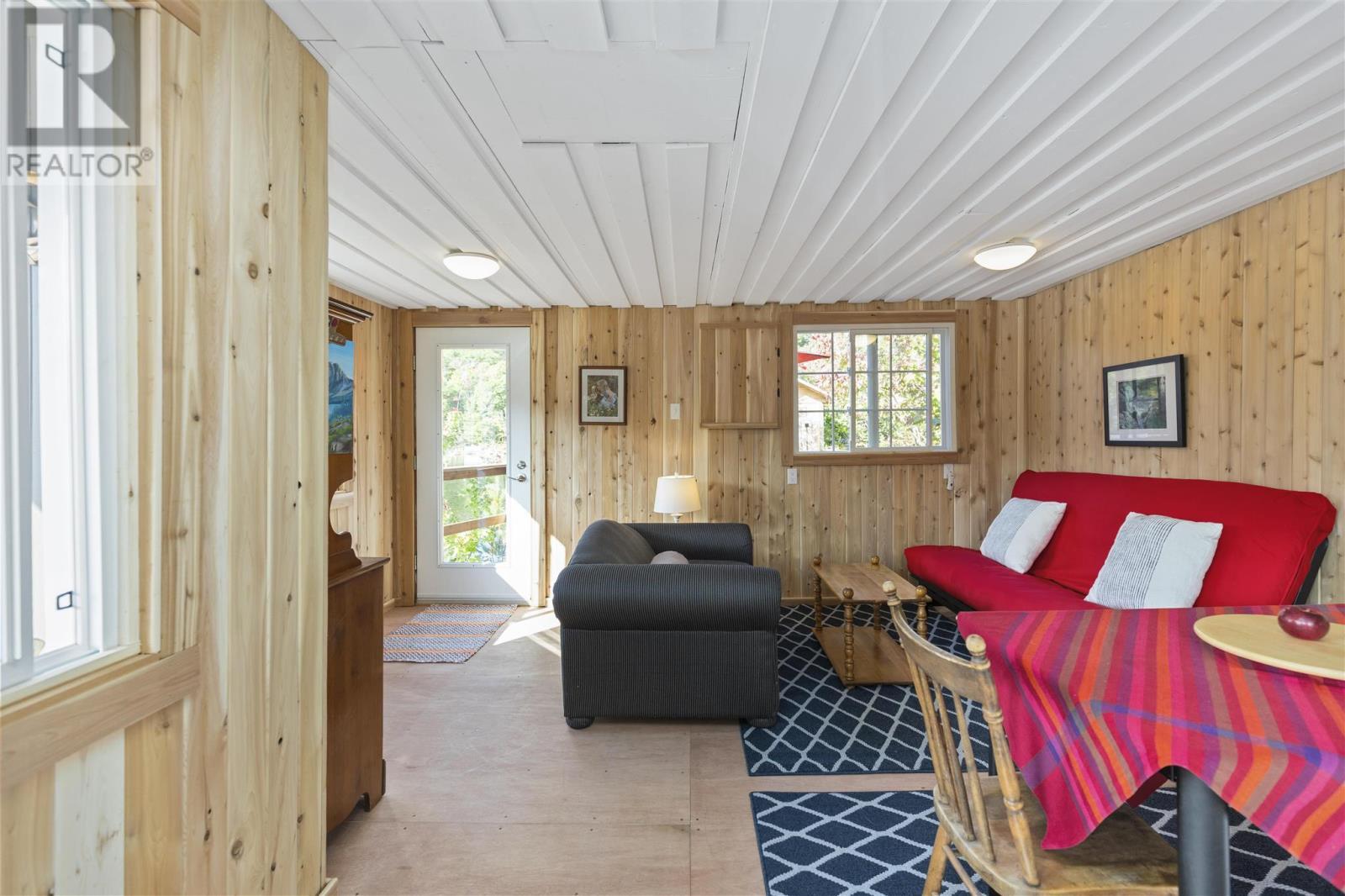 . Maki Lake Rd, Heyden, ON - Indoor