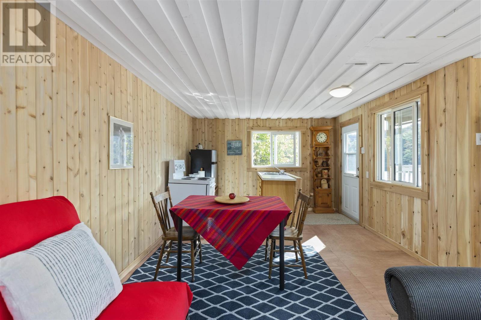 . Maki Lake Rd, Heyden, ON - Indoor