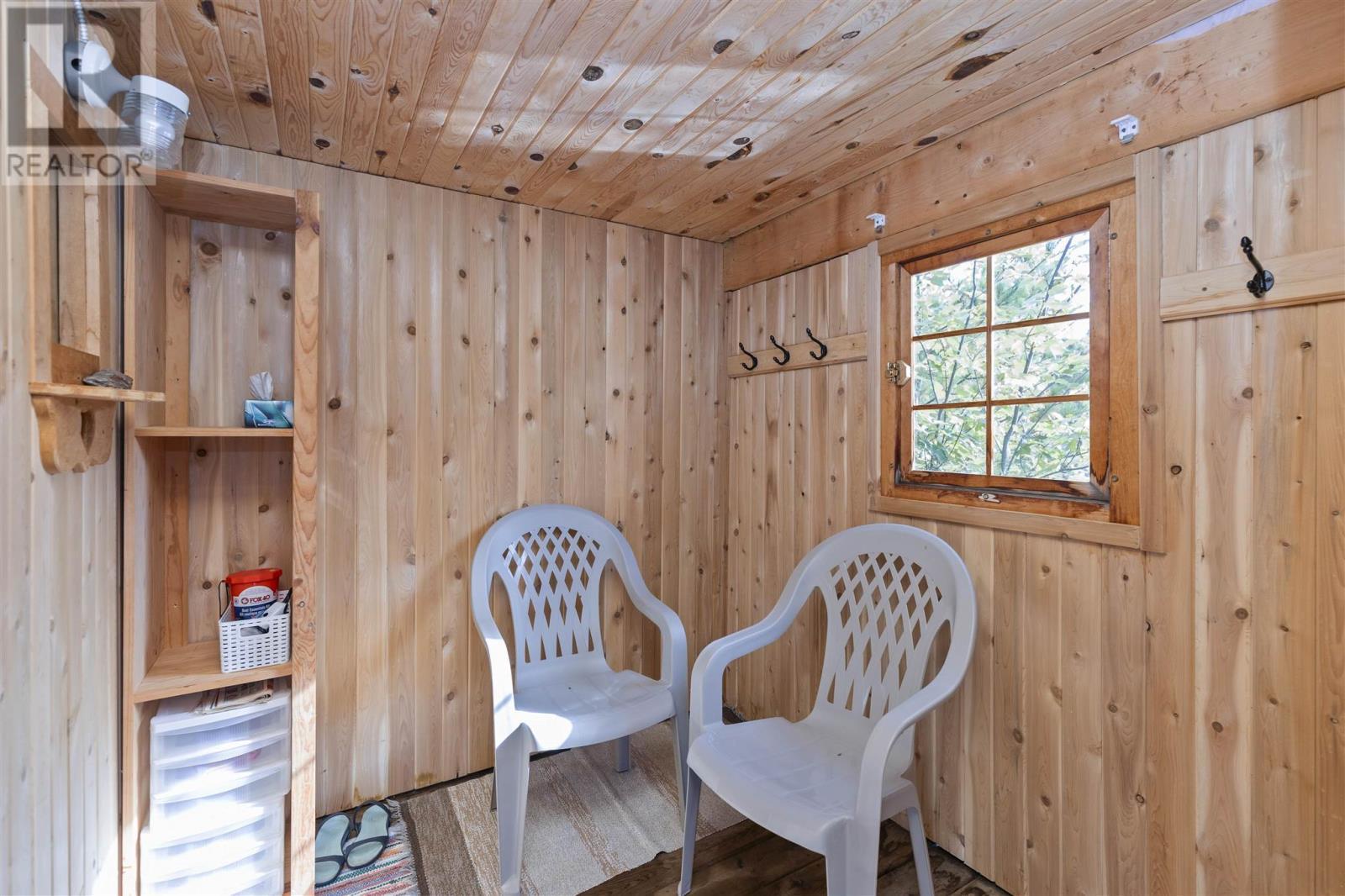 . Maki Lake Rd, Heyden, ON - Indoor Photo Showing Other Room