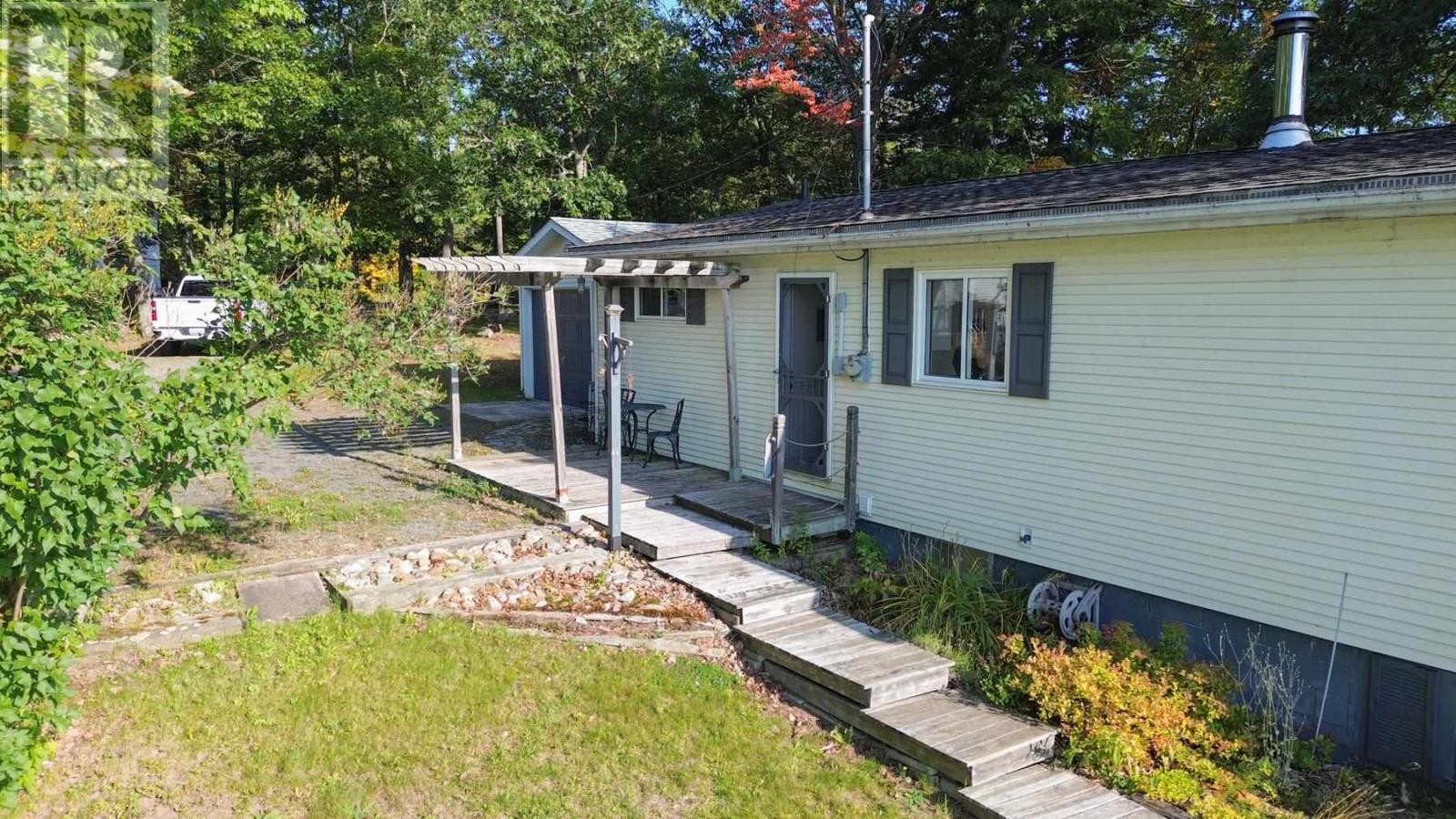 647B Lakeshore Dr, Tarbutt, ON - Outdoor