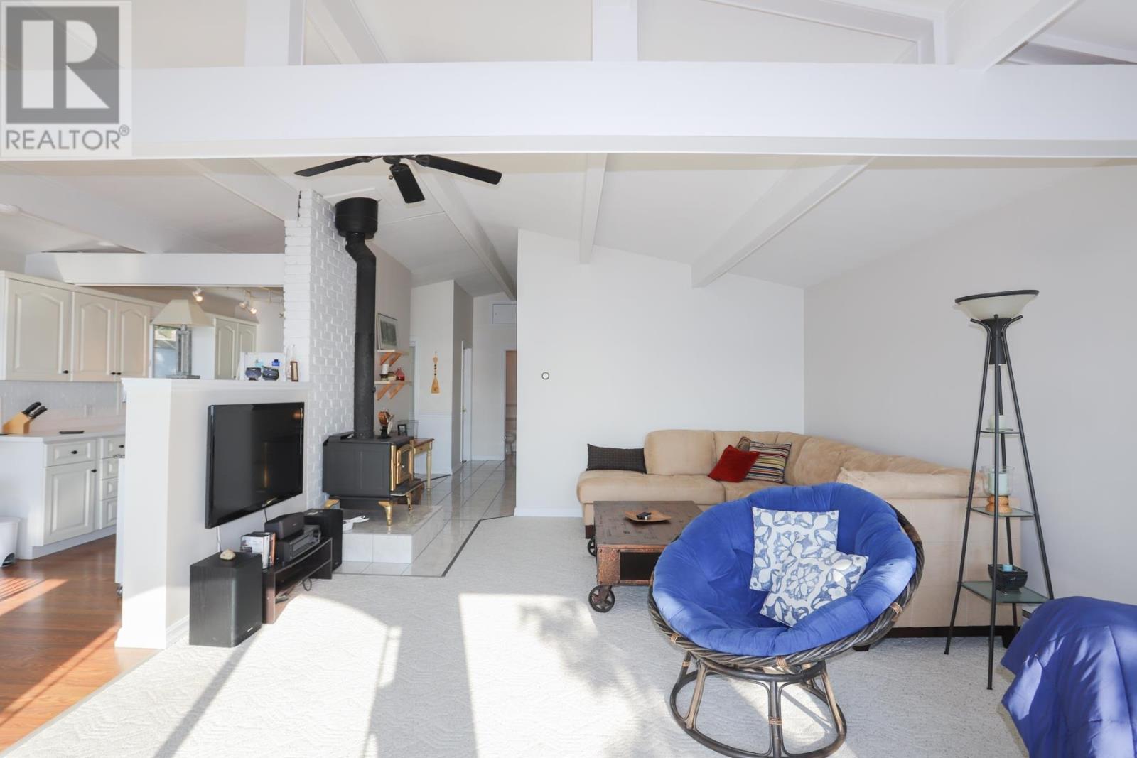 647B Lakeshore Dr, Tarbutt, ON - Indoor