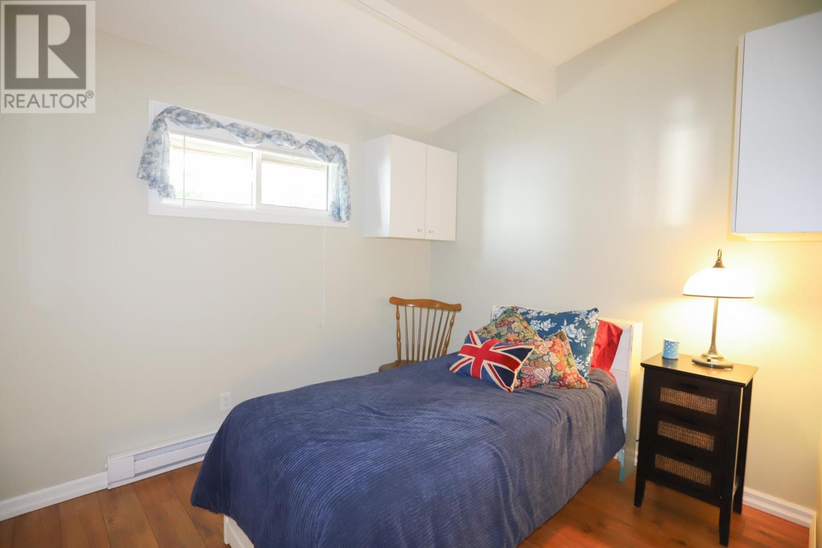 647B Lakeshore Dr, Tarbutt, ON - Indoor Photo Showing Bedroom