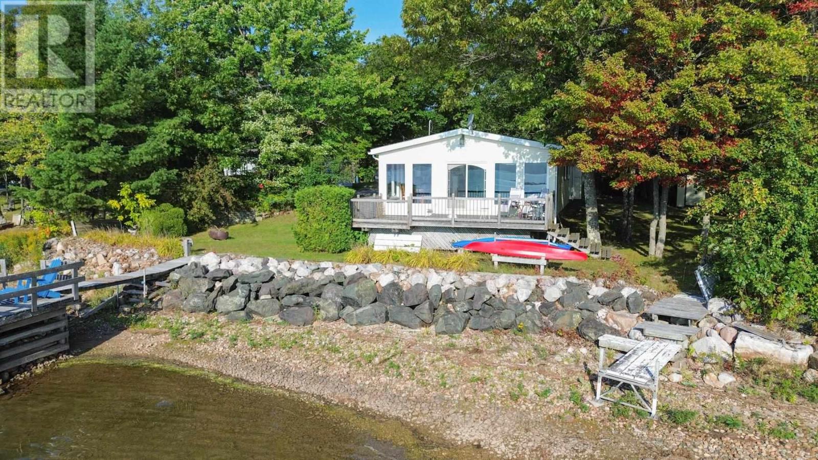 647B Lakeshore Dr, Tarbutt, ON - Outdoor With Deck Patio Veranda