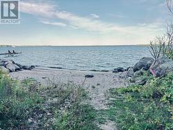 Water access only a few mins walk from. house -