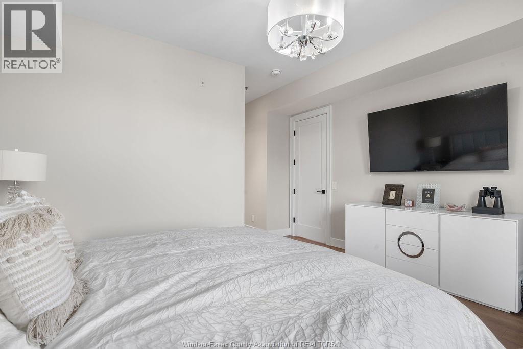 14400 Tecumseh Road Unit# 209, Tecumseh, ON - Indoor Photo Showing Bedroom