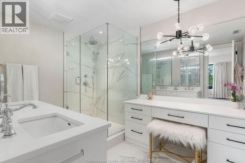 14400 Tecumseh Road Unit# 209, Tecumseh, ON - Indoor Photo Showing Bathroom