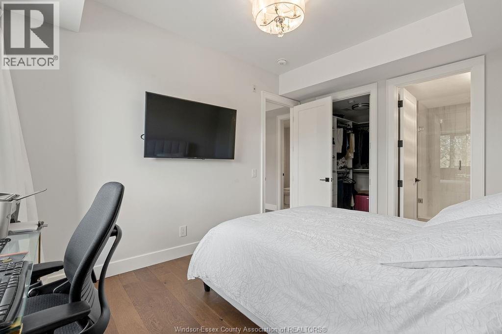 14400 Tecumseh Road Unit# 209, Tecumseh, ON - Indoor Photo Showing Bedroom