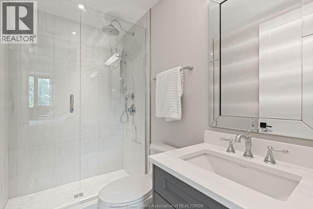 14400 Tecumseh Road Unit# 209, Tecumseh, ON - Indoor Photo Showing Bathroom