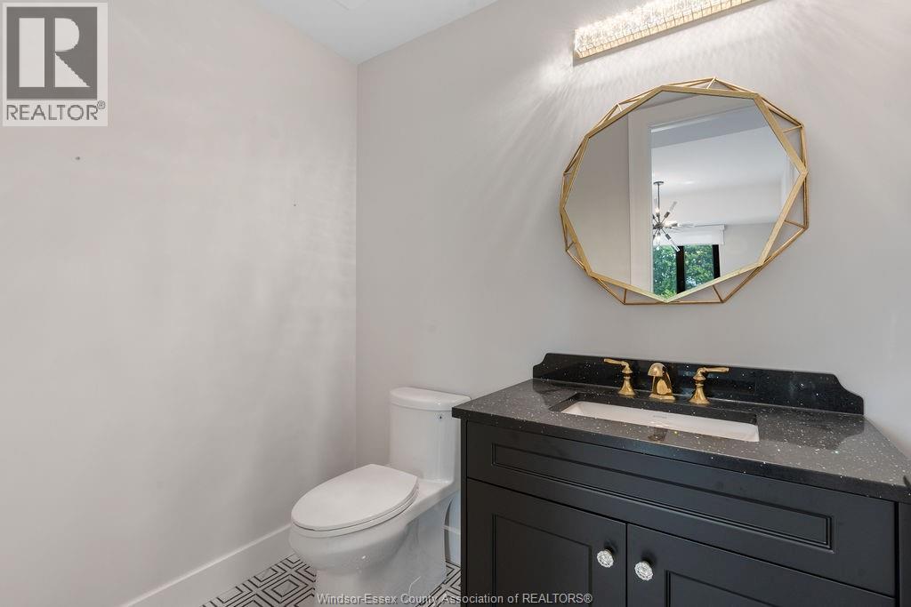 14400 Tecumseh Road Unit# 209, Tecumseh, ON - Indoor Photo Showing Bathroom