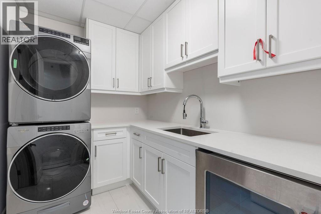 14400 Tecumseh Road Unit# 209, Tecumseh, ON - Indoor Photo Showing Laundry Room