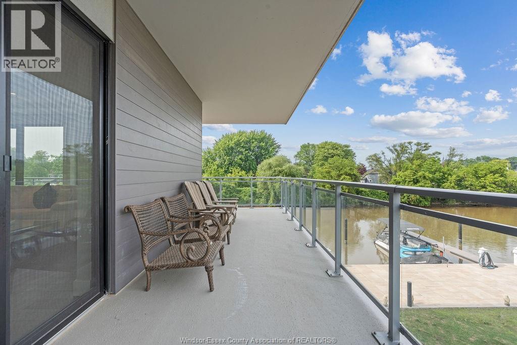 14400 Tecumseh Road Unit# 209, Tecumseh, ON - Outdoor With Balcony With Exterior