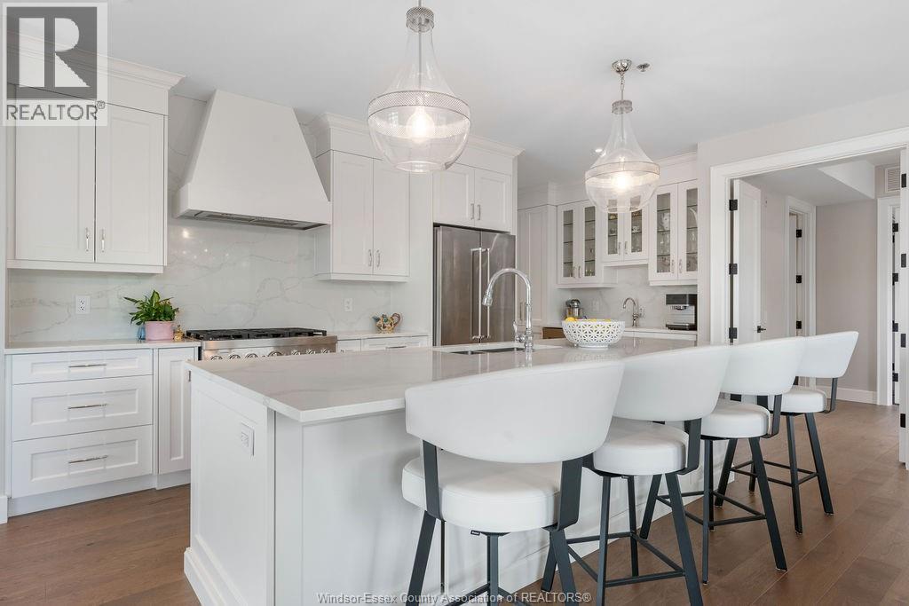 14400 Tecumseh Road Unit# 209, Tecumseh, ON - Indoor Photo Showing Kitchen With Upgraded Kitchen