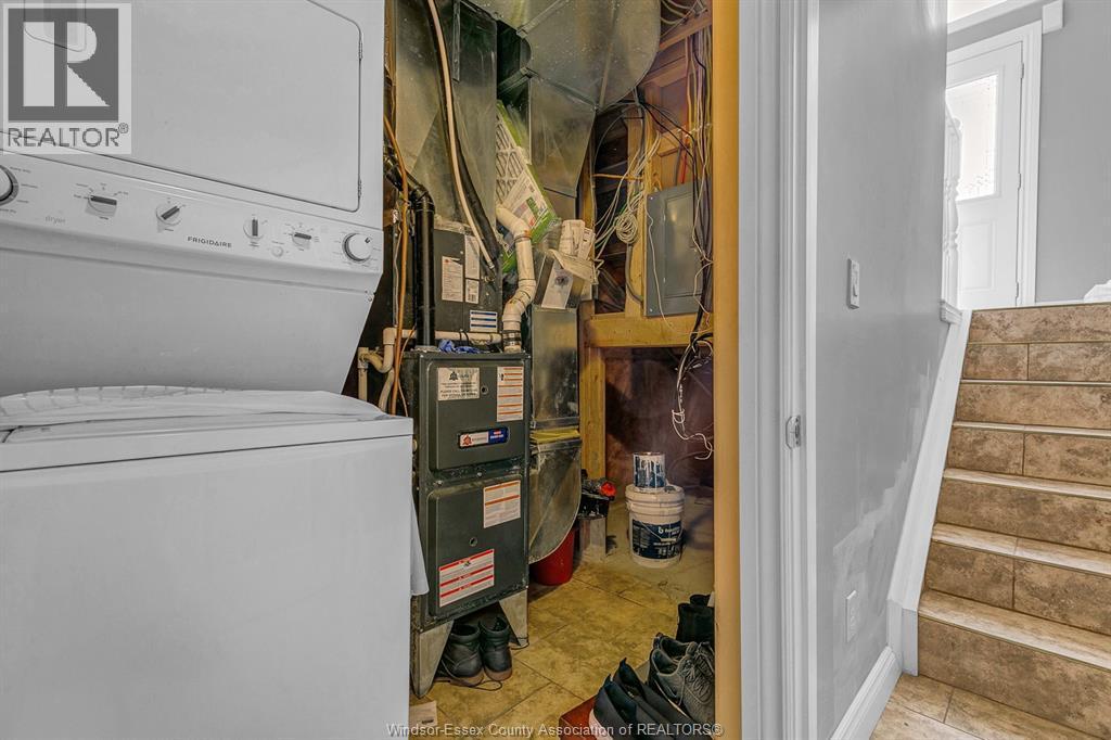 1973 Northway Avenue Unit# Upper, Windsor, ON - Indoor Photo Showing Laundry Room