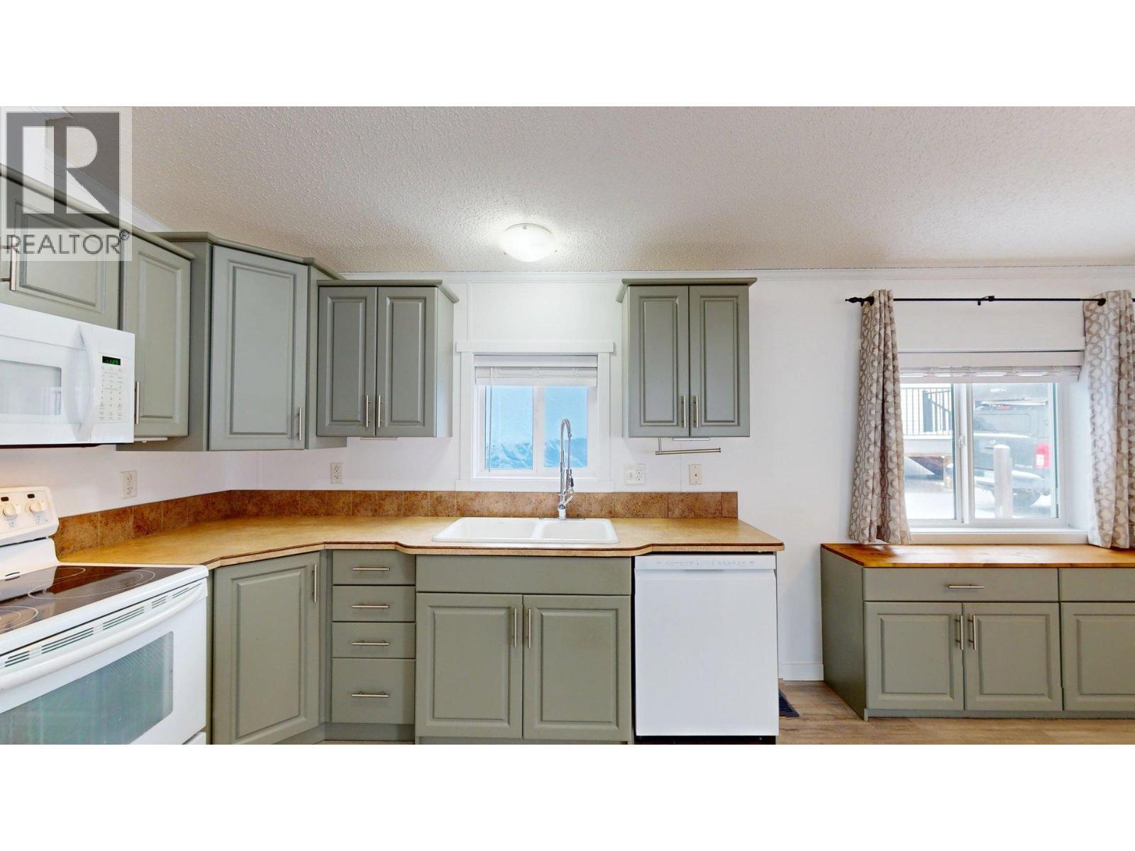 9 Deerborne Drive, Elkford, BC