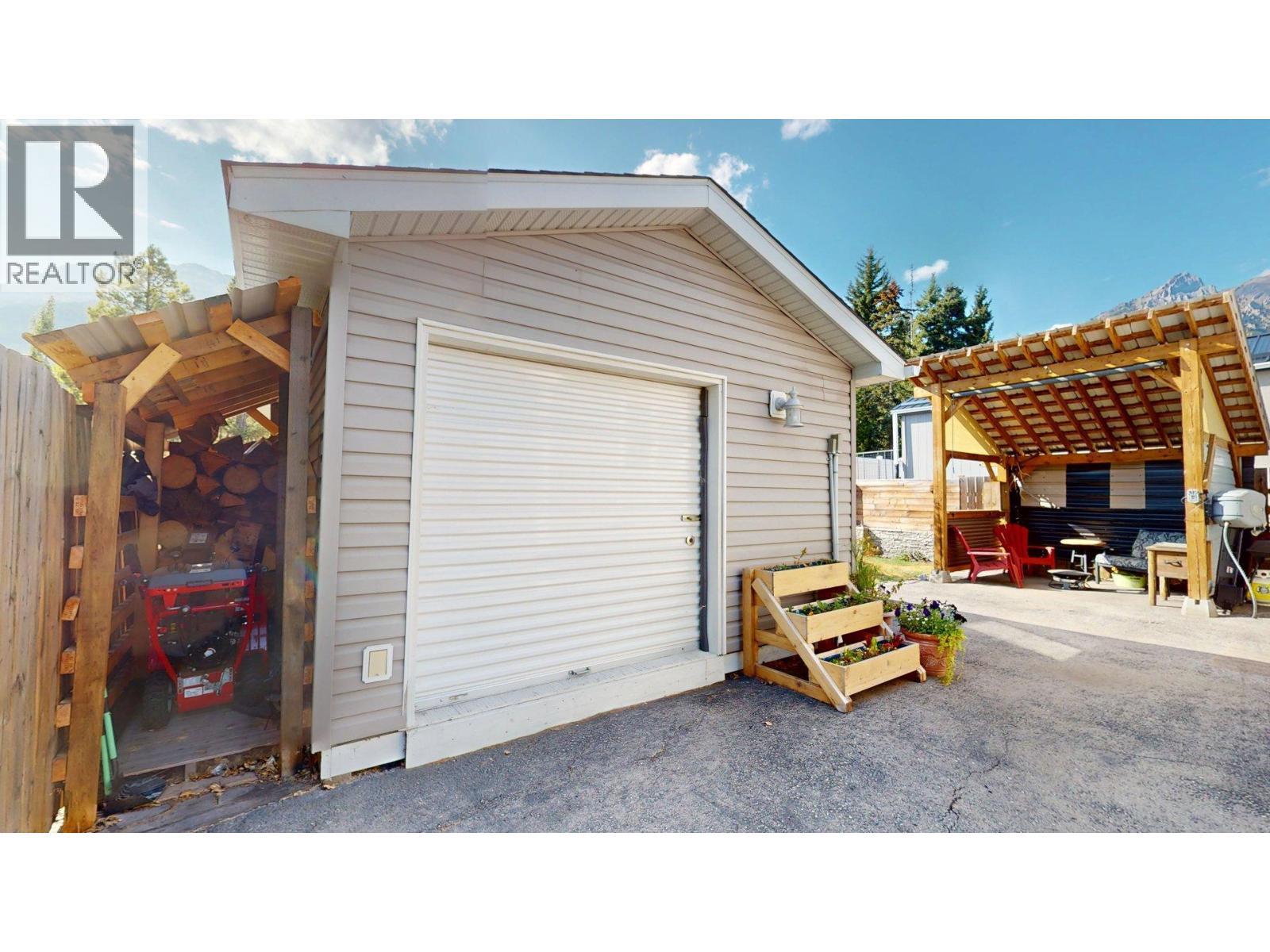 9 Deerborne Drive, Elkford, BC