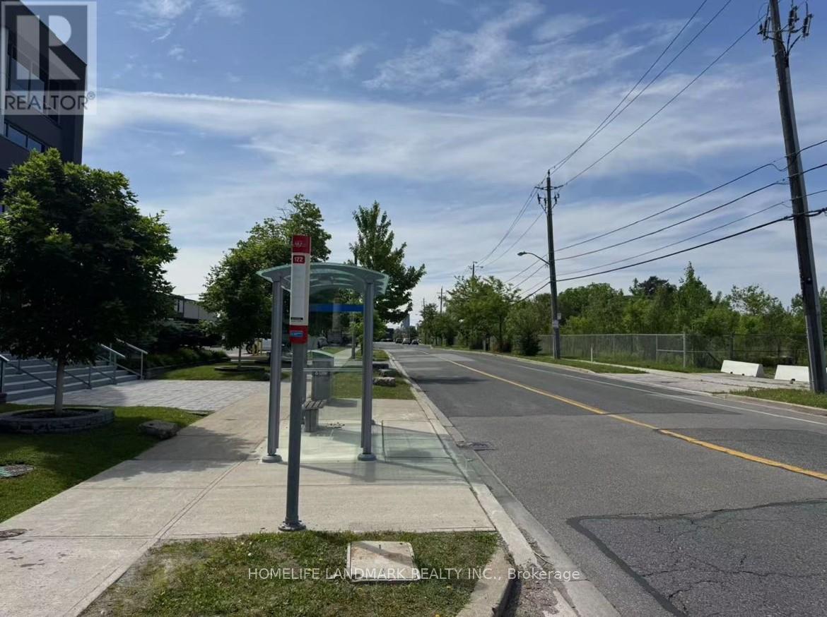 101 - 23 Lesmill Road, Toronto, ON