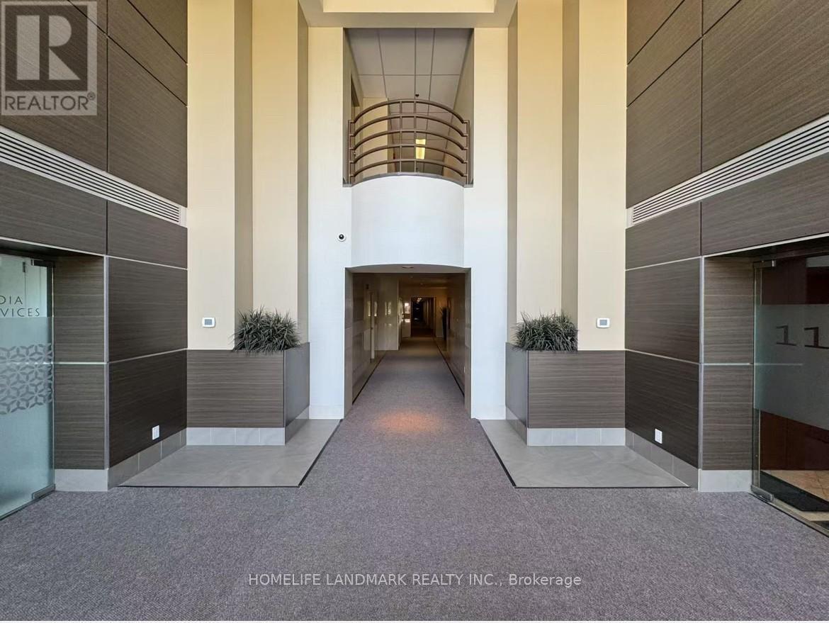 101 - 23 Lesmill Road, Toronto, ON