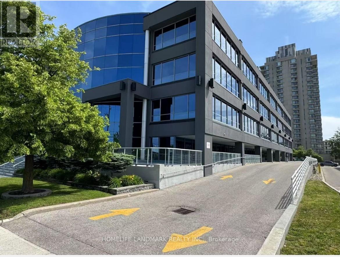 101 - 23 Lesmill Road, Toronto, ON