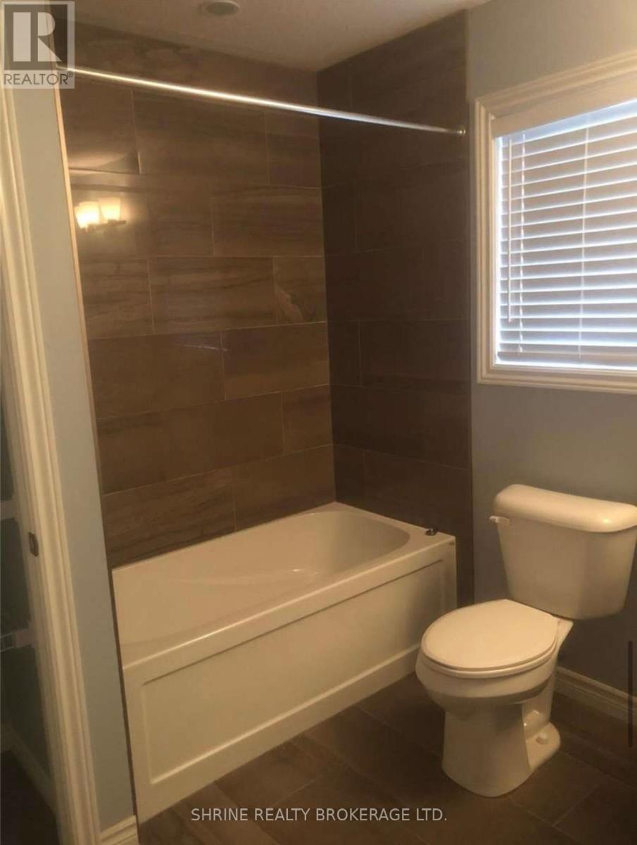 1995 Purcell Drive, London East (East Q), ON - Indoor Photo Showing Bathroom