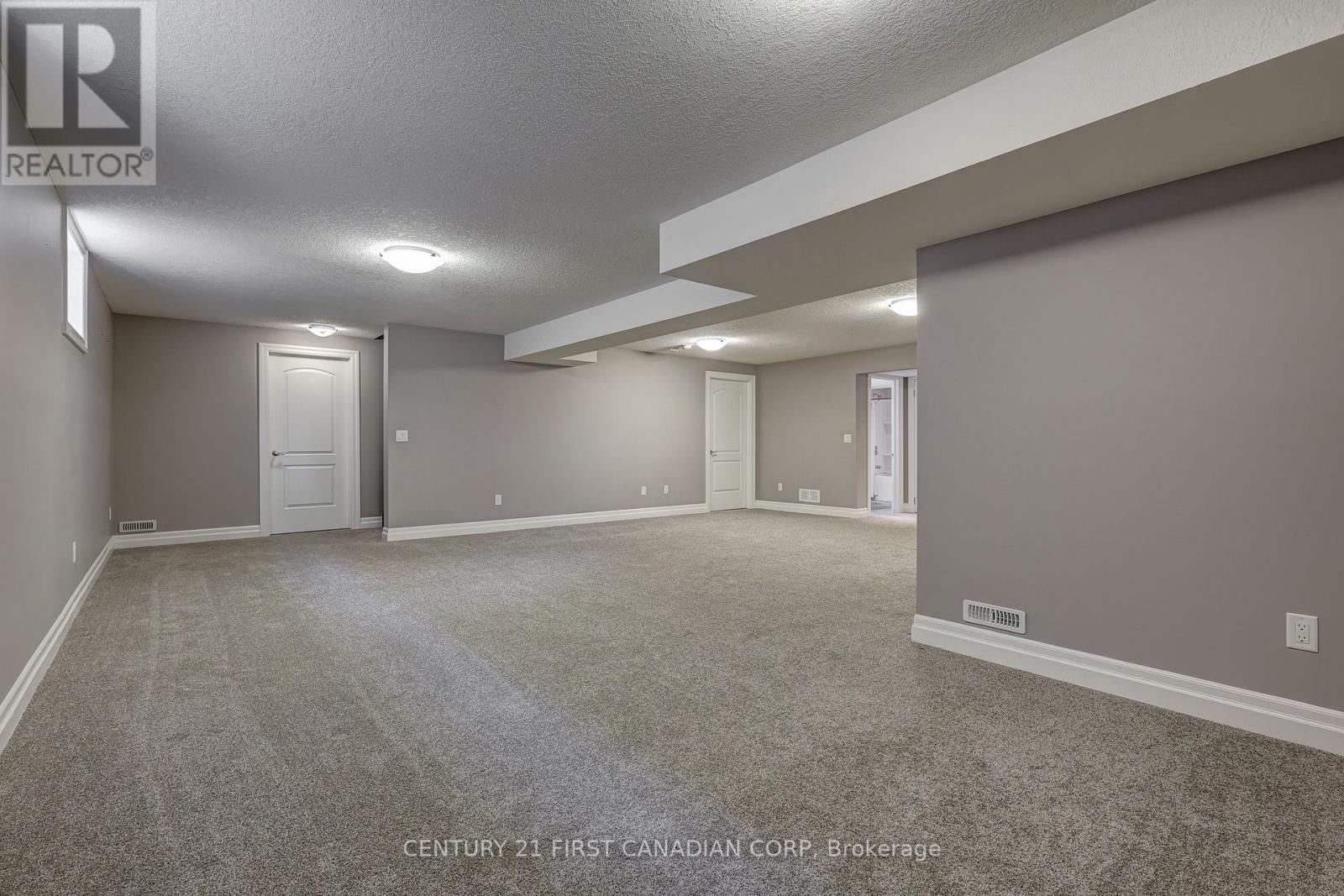 696 Bennett Crescent, Strathroy-Caradoc (Mount Brydges), ON - Indoor Photo Showing Other Room