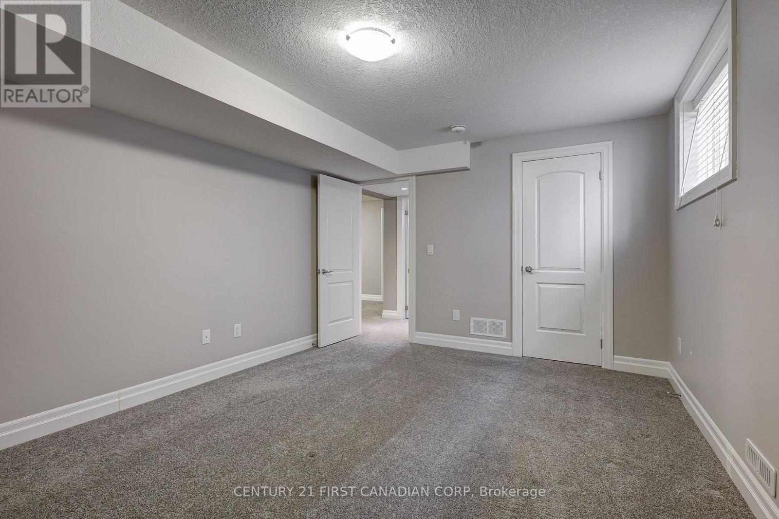 696 Bennett Crescent, Strathroy-Caradoc (Mount Brydges), ON - Indoor Photo Showing Other Room