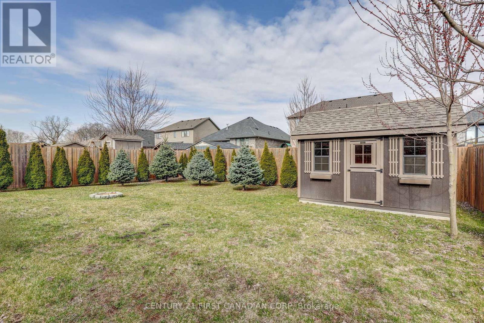 696 Bennett Crescent, Strathroy-Caradoc (Mount Brydges), ON - Outdoor