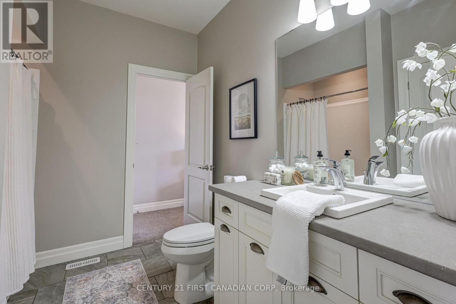 696 Bennett Crescent, Strathroy-Caradoc (Mount Brydges), ON - Indoor