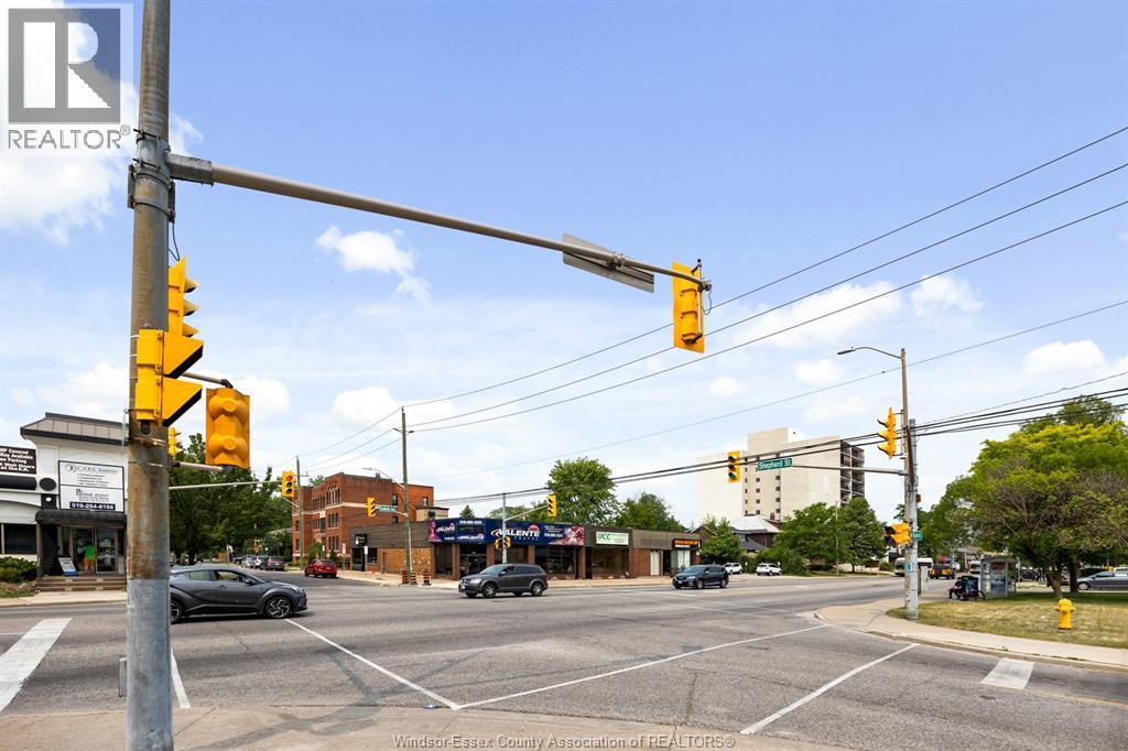 1500 Ouellette Unit# 405, Windsor, ON - Outdoor