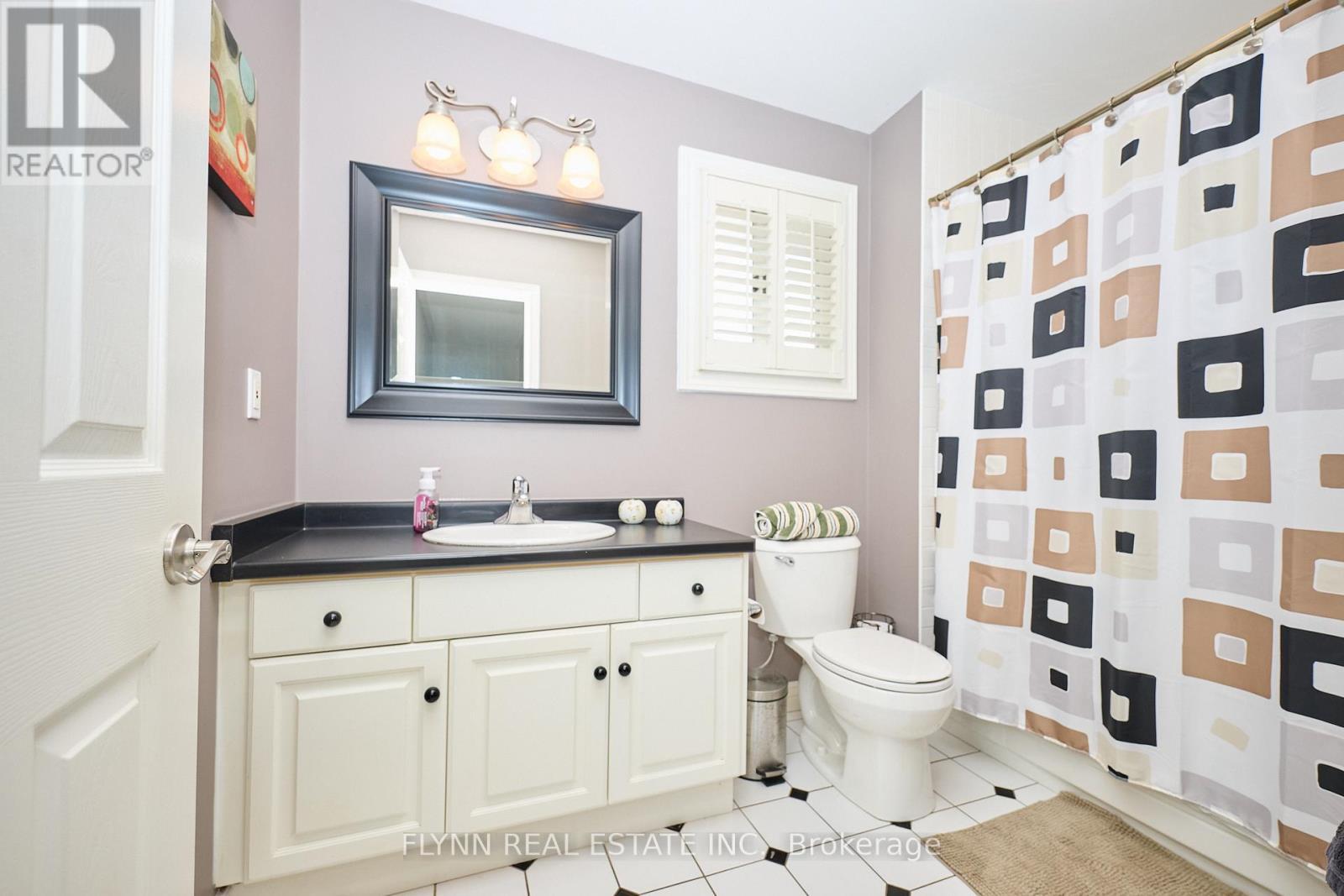 3 Brock Street, Thorold, ON - Indoor Photo Showing Bathroom
