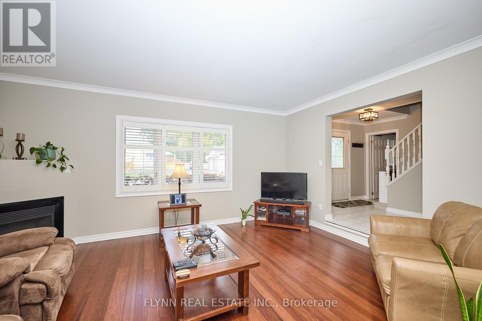 3 Brock Street, Thorold, ON - Indoor Photo Showing Living Room