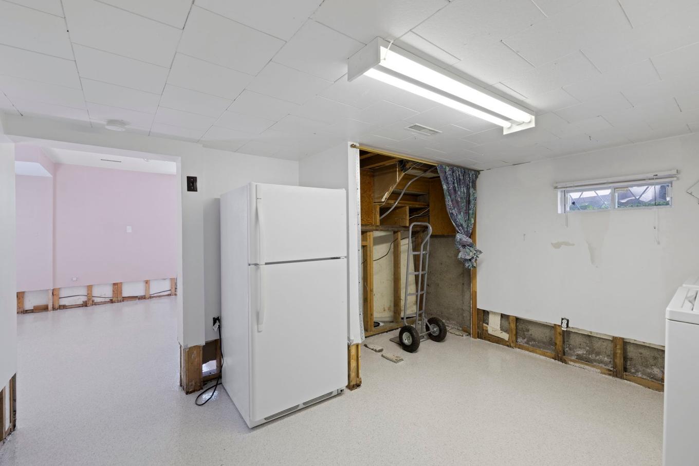 Laundry room - 5075 Rue Gilbert, Longueuil (Saint-Hubert), QC - Indoor