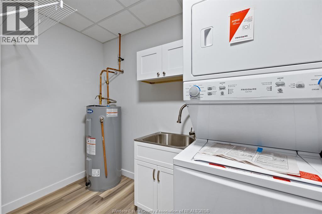 1500 Ouellette Unit# 303, Windsor, ON - Indoor Photo Showing Laundry Room