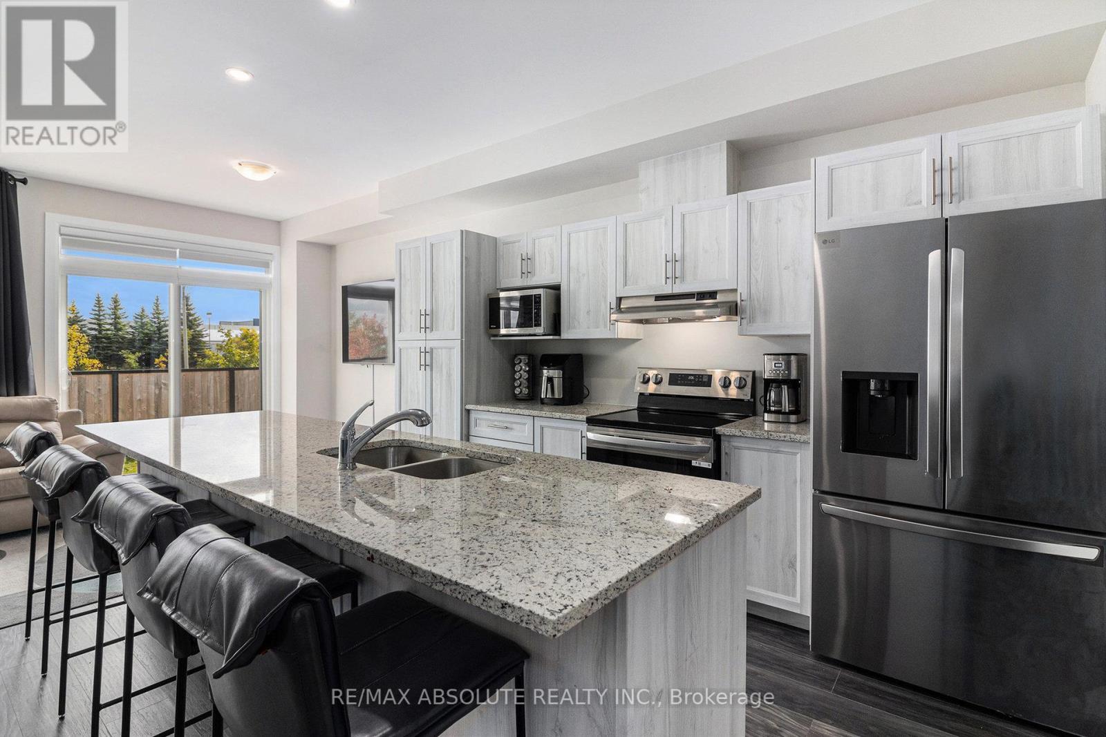 184 Hooper Street, Carleton Place, ON - Indoor Photo Showing Kitchen With Double Sink With Upgraded Kitchen