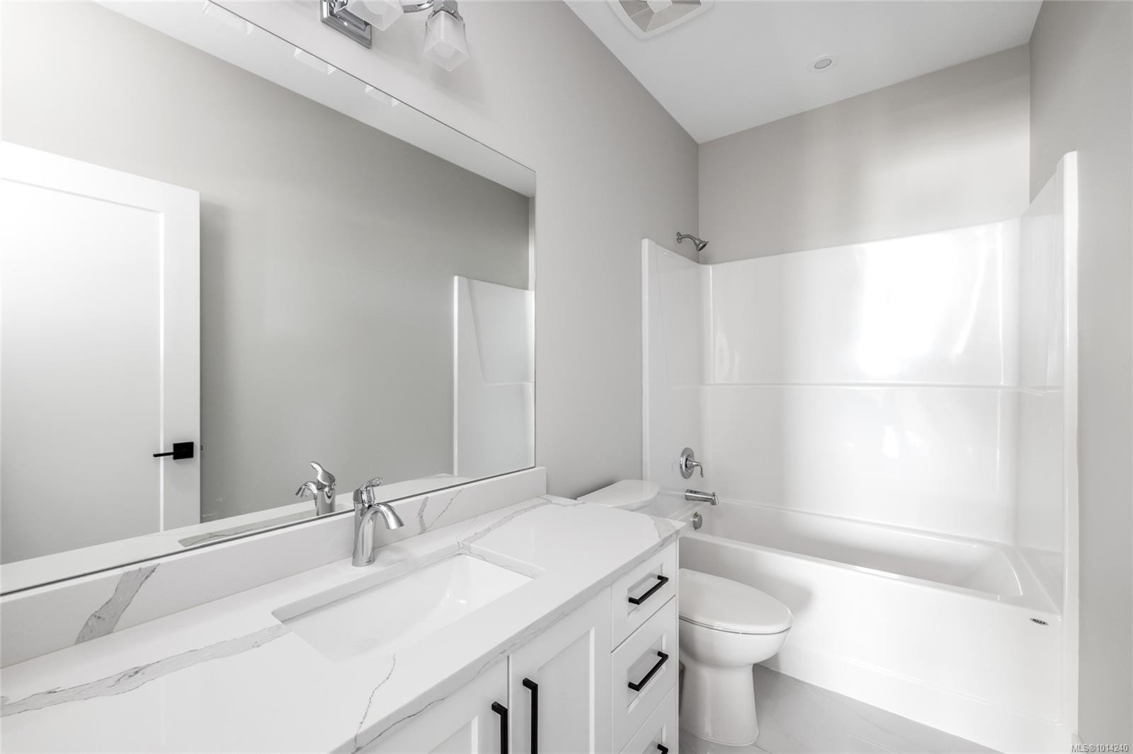 427 Colonia Dr South, Ladysmith, BC