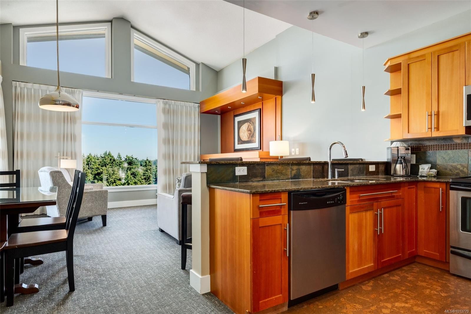 908-181 Beachside Dr, Parksville, BC - Indoor Photo Showing Kitchen