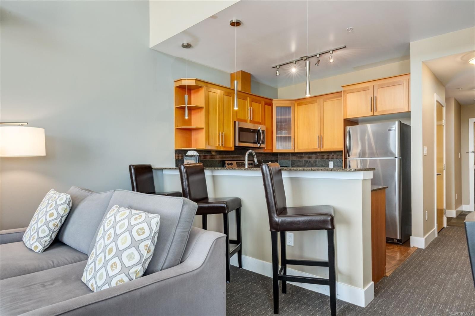 908-181 Beachside Dr, Parksville, BC - Indoor Photo Showing Kitchen
