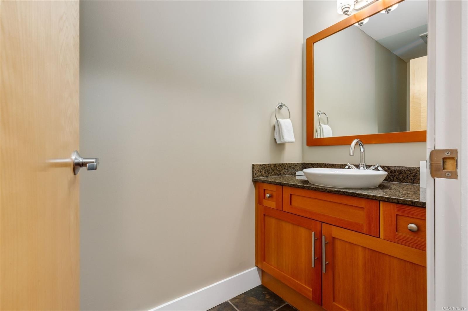 908-181 Beachside Dr, Parksville, BC - Indoor Photo Showing Bathroom