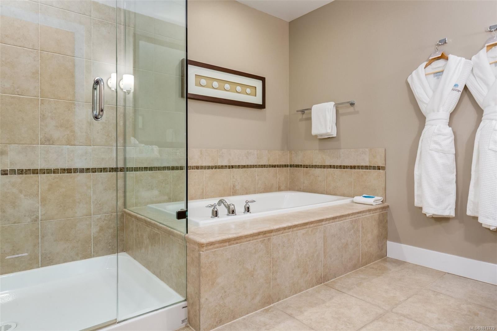 908-181 Beachside Dr, Parksville, BC - Indoor Photo Showing Bathroom