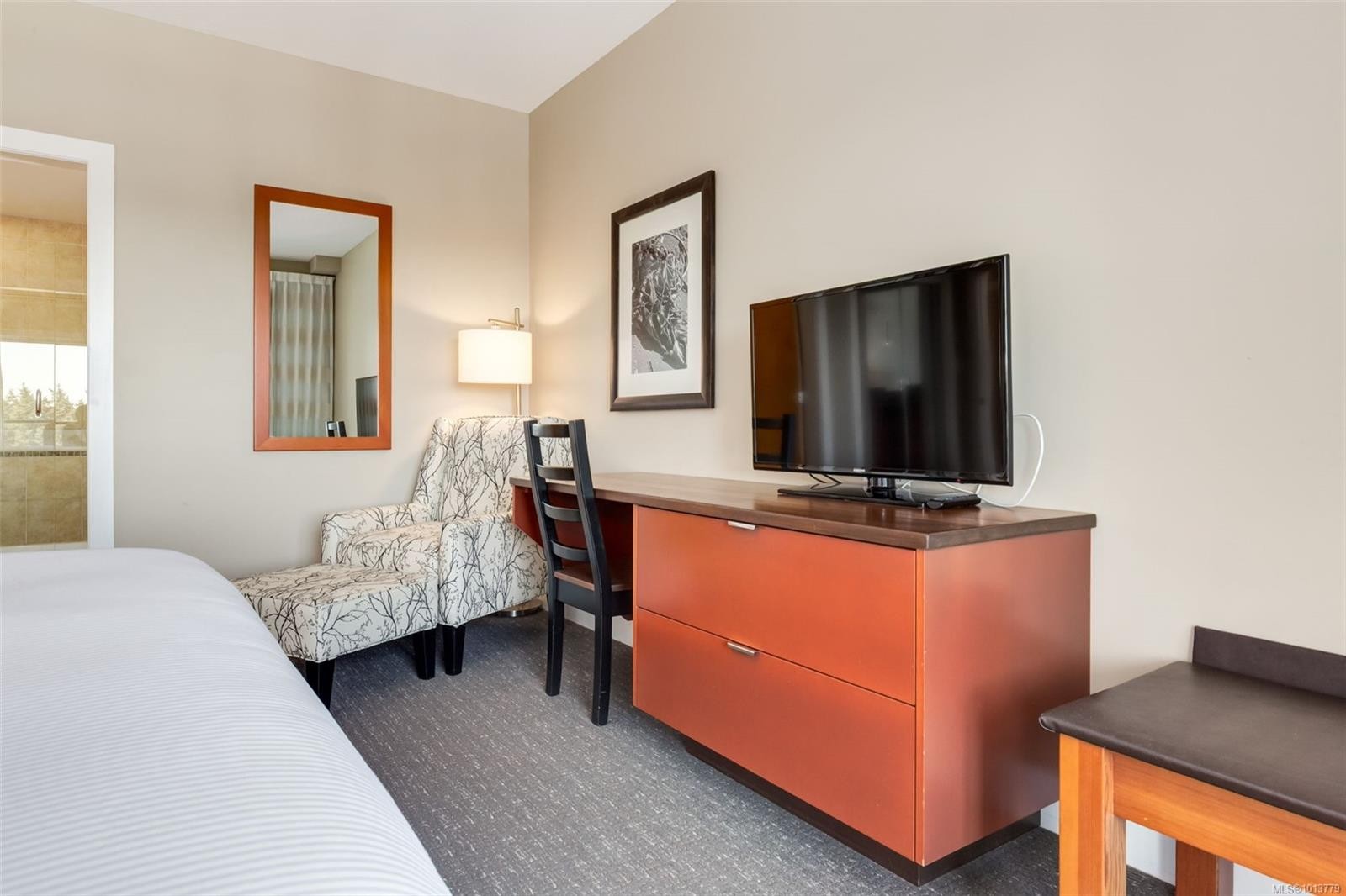 908-181 Beachside Dr, Parksville, BC - Indoor Photo Showing Bedroom