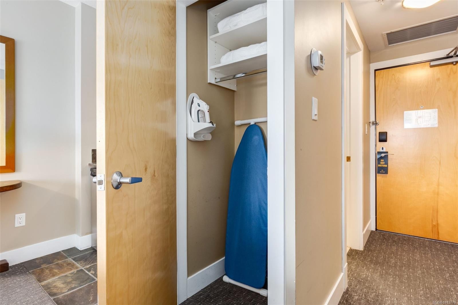 908-181 Beachside Dr, Parksville, BC - Indoor Photo Showing Other Room